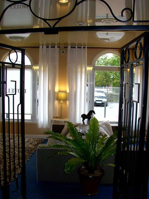 Hotel Sully Ножан-льо-Ротру Екстериор снимка
